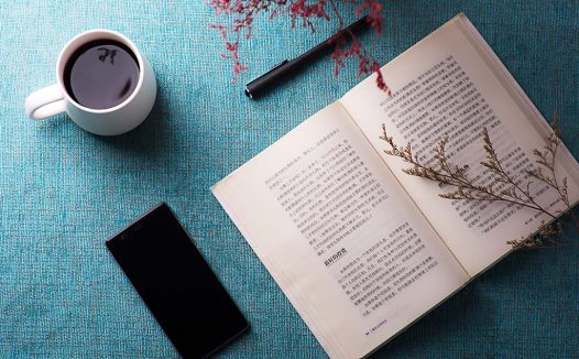 如何看大盘分时图上的黄线和白线,加权和不加权指数有什么区别?